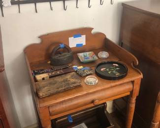 American 19th century washstand