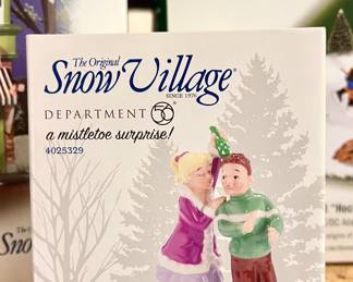 Department 56 Snow Village A Mistletoe Surprise