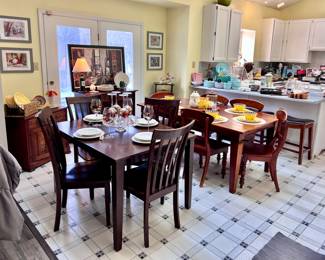 Dining Tables and Chairs and Décor 