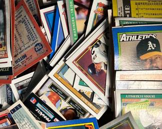 Assorted baseball trading cards