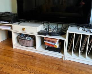 Adjustable entertainment cabinet