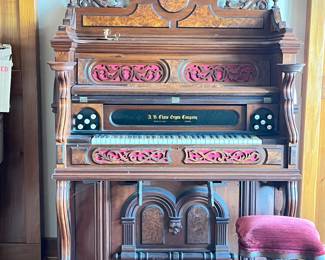 A. B. Chase Organ Company, pump organ