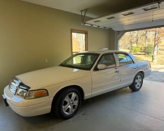 This 2011 For Crown Victoria was the last of a generation. It was lovingly cared for with only 85,000 miles.