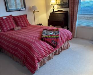 Overview of items for sale sold in following photos.