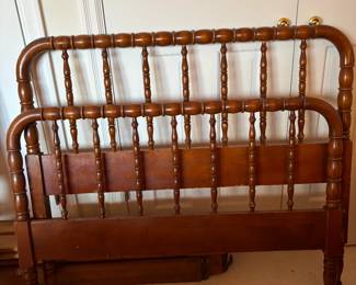 $48. Second spindle framed twin bed frame. 40"w x 39"h.
Available for online purchase beginning Wednesday, January 22 starting at 7pm. All online purchases are final. Please see details on how to do it in our sale description.