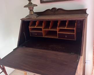 photo of desk opened.