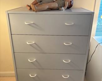 $96. White five drawer dresser. 29.5"w x 17.5"d x 43"h.
Available for online purchase beginning Wednesday, January 22 starting at 7pm. All online purchases are final. Please see details on how to do it in our sale description.