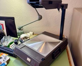 3M 2000 Overhead Projector Portable Briefcase