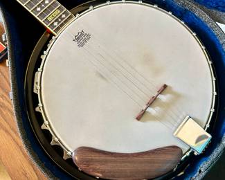 Dixon 5 String Banjo w/ Carrying Case