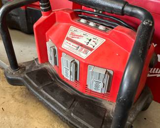 Milwaukee Multi-Bay Charger
