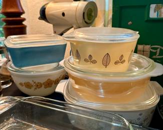 Vintage Pyrex Casserole Dishes & Bowls w/ Lids