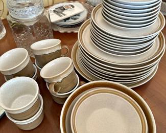 Country Manor Stoneware, Made in Japan, Plates, Bowls, & Mugs