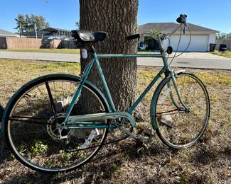 Schwinn World Tourist Road Bicycle