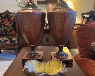 Pair Urns