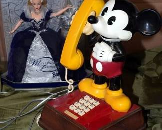  | Disney Micky Mouse Phone / Barbie Millennium
