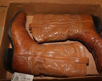 Tony Lama Mens Boots/ Size 9,  Sanders Mens Boots/ Size 11 1/2,  Brahma Mens Boots/ Size 9, Tony Lama Mens Boots/ Size 10 plus other Assorted Sizes and Brands
