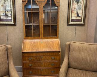 I cannot say enough about this secretary...truly a timeless piece.  Really pretty.  Totally makes a statement.