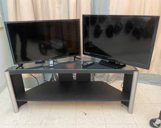 32" Phillips LED and 32 "Samsung  and TV stand