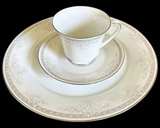 Contemporary by Noritake Windham Pieces
