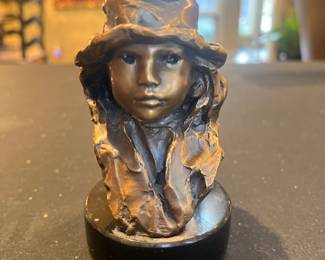 #47 “Lucy” by Glenna Goodacre

Bronze #19/50