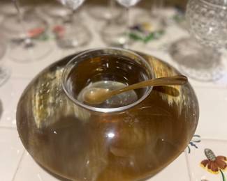 This would be a beautiful way to enjoy caviar! Arcahorn Alma’s caviar bowl