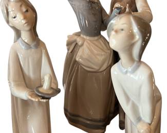 Lladro Girl Holding Candle 4868
Lladro Girl Poised for a Kiss 4873