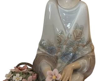 Lladro 1988 Flowers Song 7607 Girl w Basket Sitting