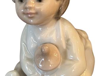 Lladro NAO Bedtime Snack 1073 Baby Boy w Bottle