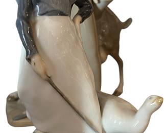 Royal Copenhagen Goose Girl 528