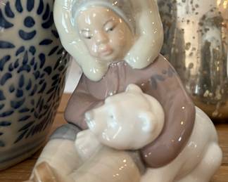 Lladro Eskimo w Bear 1195