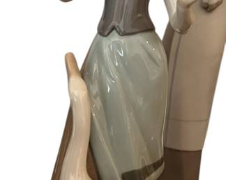 Lladro NAO Girl Feeding Goose 1052