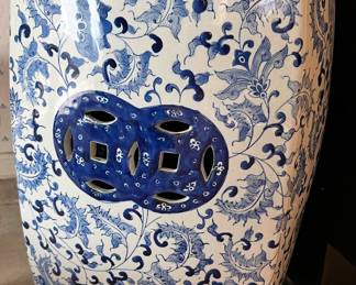 Chinoiserie Ceramic Stool Blue and White