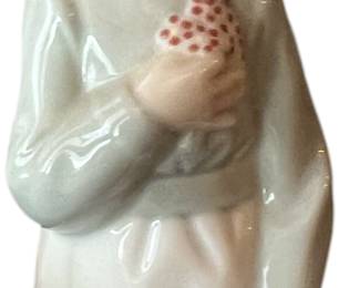 Lladro NAO Young Girl Holding her Hat and a Posy of Flowers