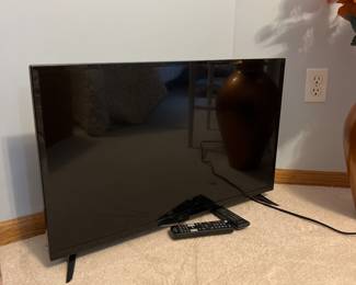 Insignia 32 inch TV