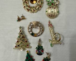Vintage Christmas Broaches and Pins