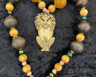 Large costume, lion pendant on beaded chain Necklace
