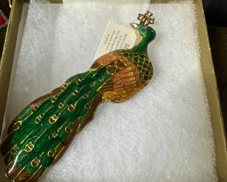 Enamel brooch, pen from the museum of Art made in Japan