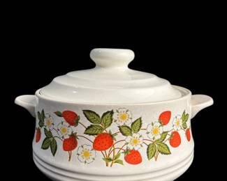 Sheffield Strawberries N Cream Stoneware Pot