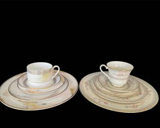 Minton 5 Pc Place Settings Alabaster & Gold And Legacy