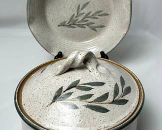 Speckled Pottery Dish With Leaf Pattern Cover