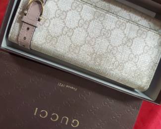 Gucci wallet