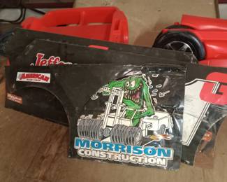 Side panels for dirt track car