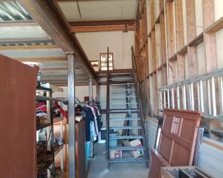 Stairs of the mezzanine 