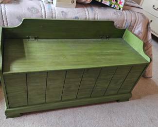 handy and cute bench or toy chest 