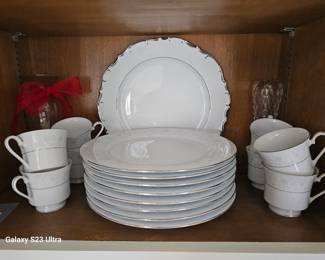 elegant white dinner set