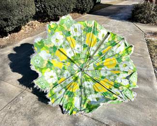 Awesome Vintage Retro Green/Yellow Flower Power Patio Umbrella