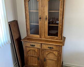 China Cabinet/Hutch