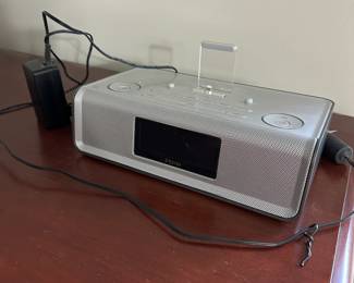 C56 - $20 - iHome IDL43 with Power Cord. (Connects to older iPhones as a speaker)