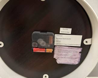 C131 - $40. Diner Clock & Sign (NEW not an old piece!) Pendulux Brand. Plugs in to light up Diner sign. 