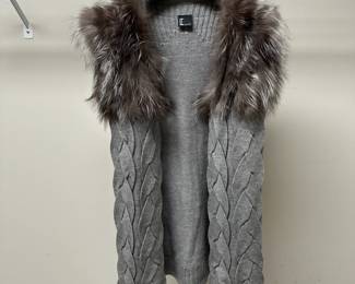C87 - $50.  XS - Love Token Cable Knit Vest with Fox Fur Collar. 